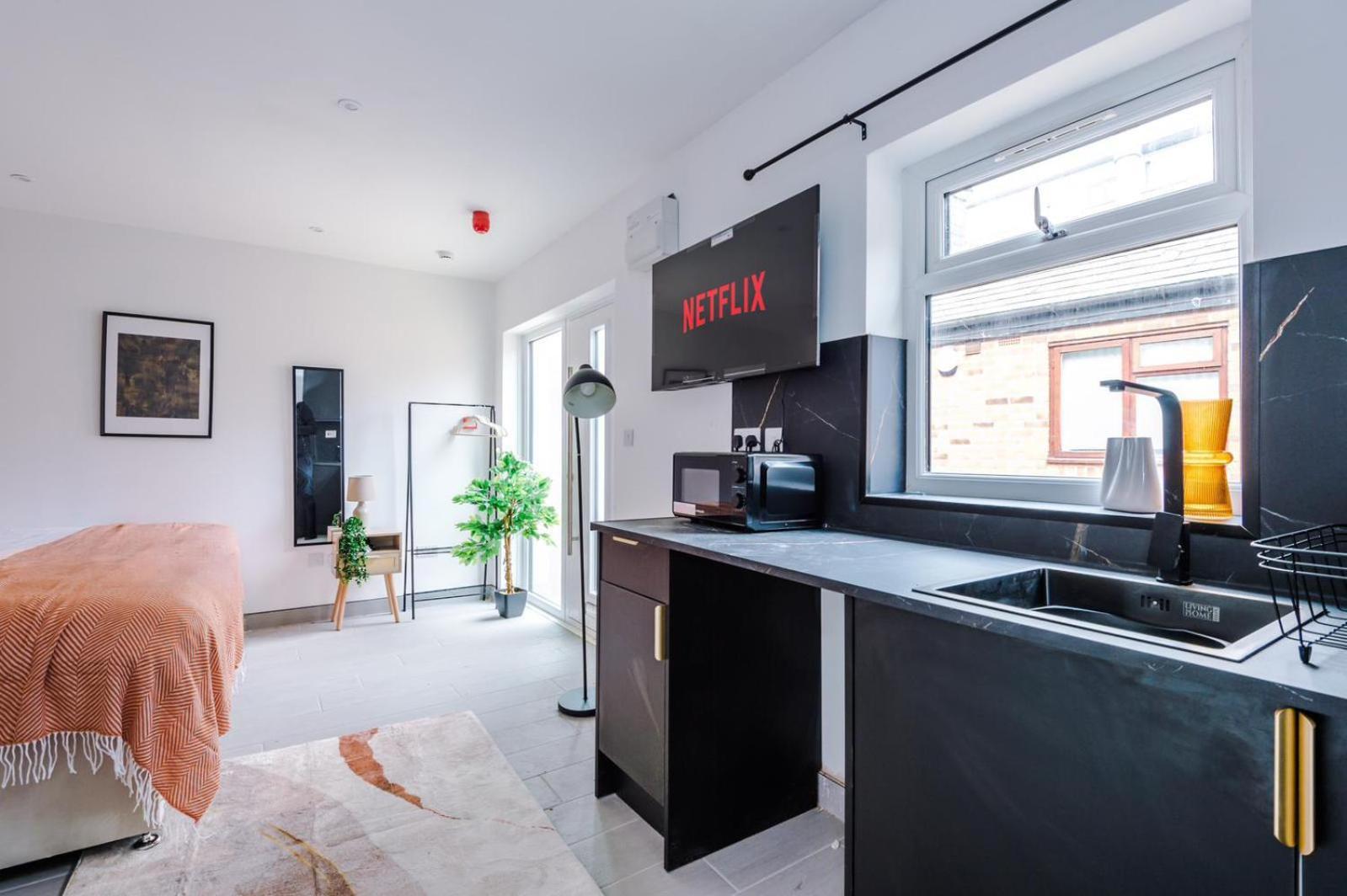 Comfort Style Brand New Selly Oaks Apartment Birmingham Bagian luar foto